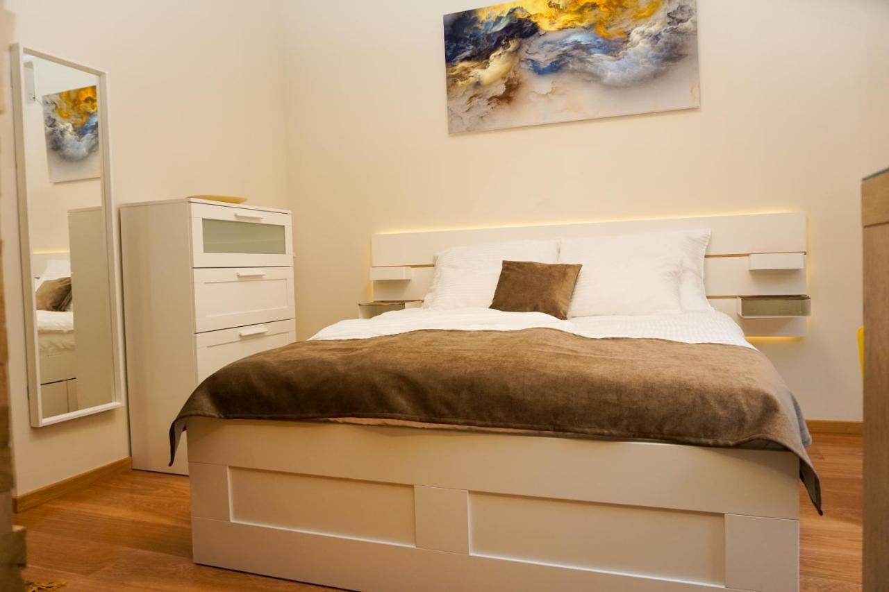 Central Palace Apartmani - Pupinova Palata Novi Sad Eksteriør bilde